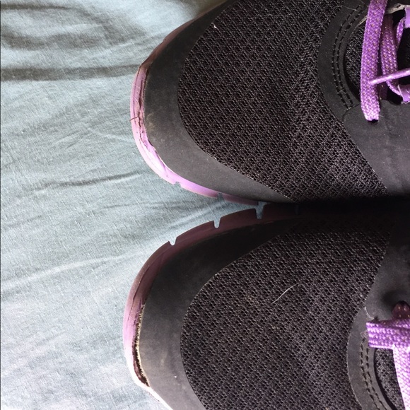 Black/Purple Nikes - Picture 3 of 3