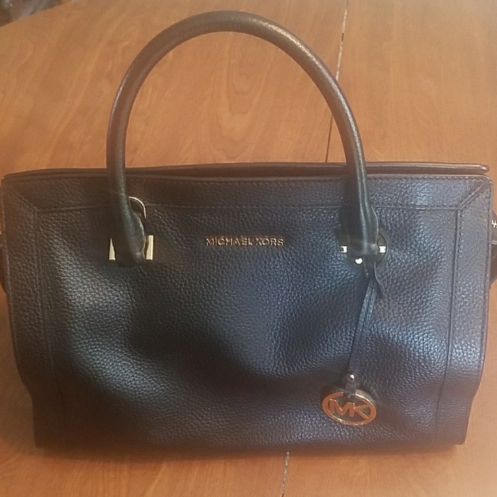 ***SOLD*** Michael Kors purse