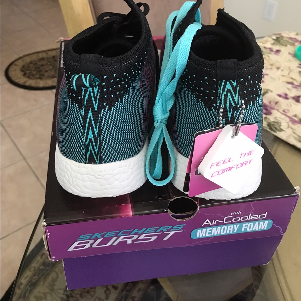 **Sold** - Picture 4 of 4