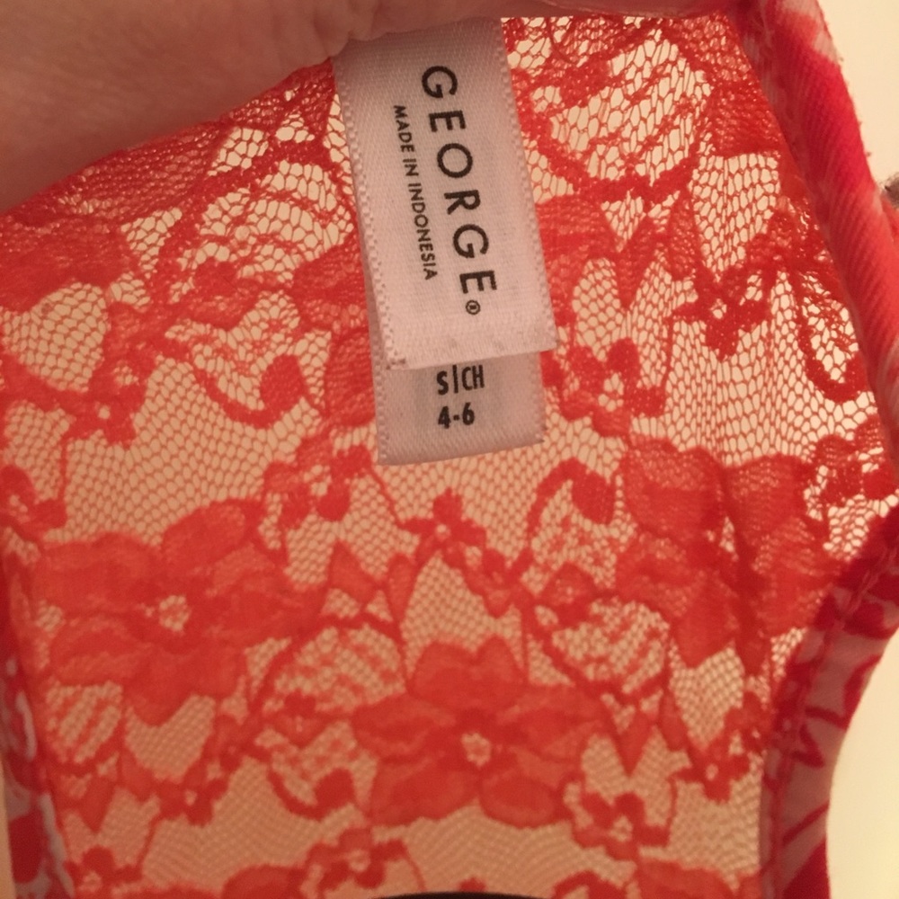 Cute little summer dress🌺🌷 - Picture 7 of 7