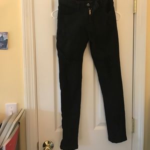 Black ripped skinny jeans
