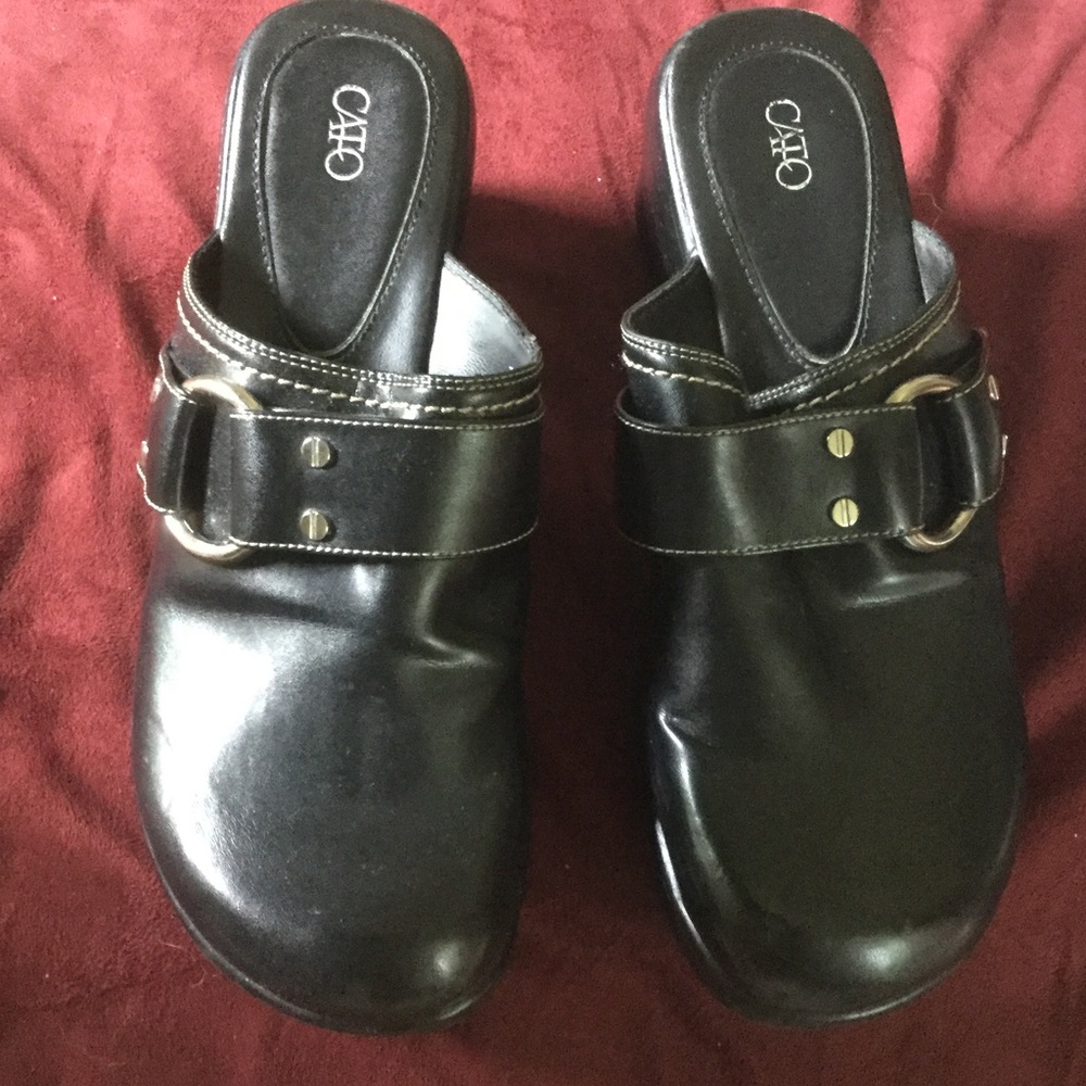 Black size 8 Clogs