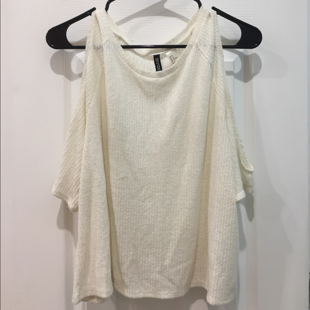 HM Cream Off Shoulder Top