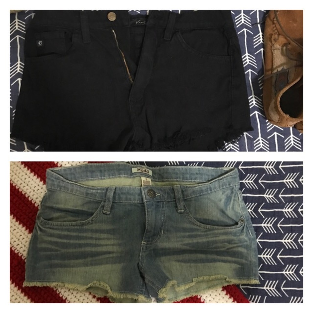 (2) pairs shorts
