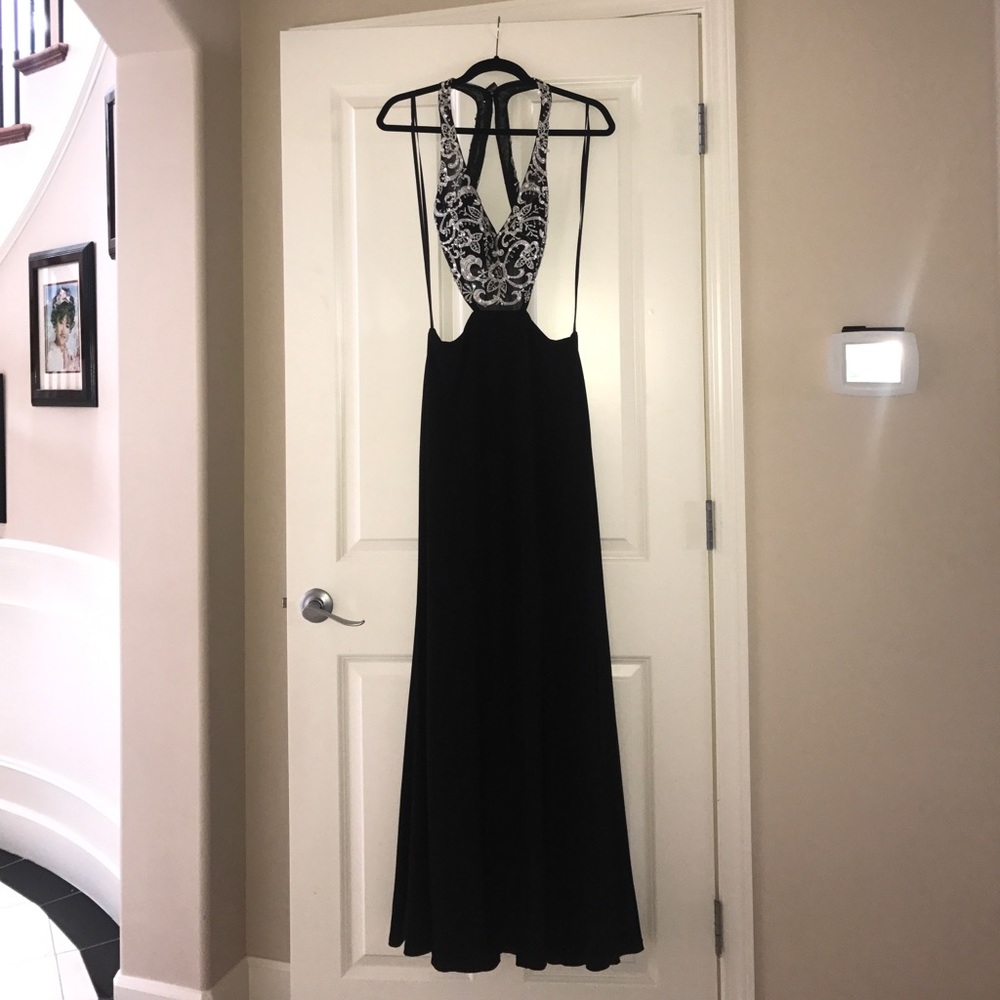 PROM DRESS - Picture 3 of 7