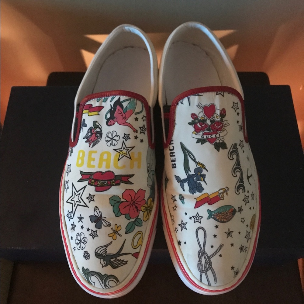 Moving sale!Gucci Beach Slip Ons Men's 42 US 10/9