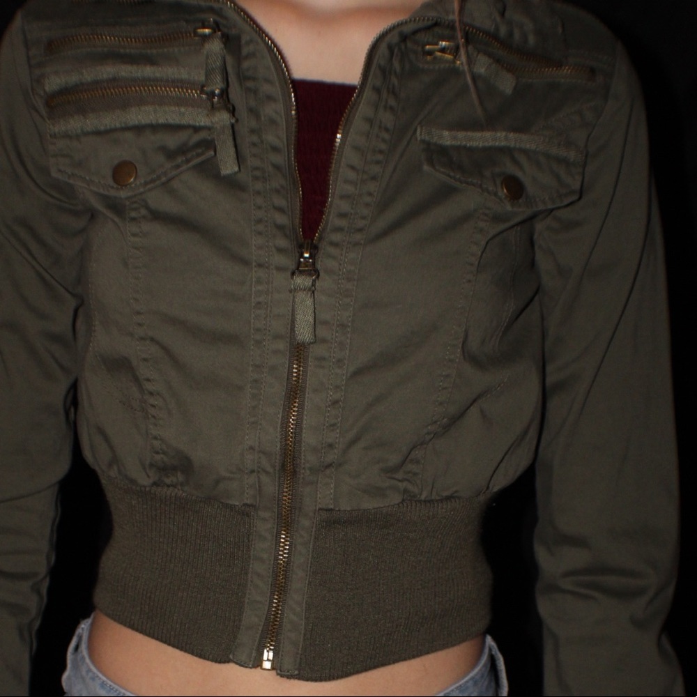 Adorable cropped army jacket
