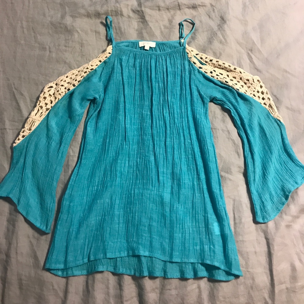 Fall sale ! 🍂🍁umgee off shoulder top, size small