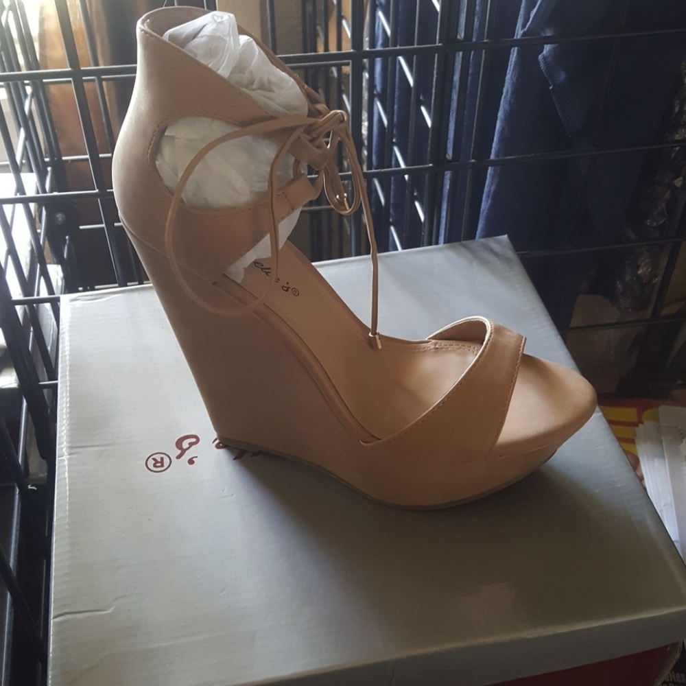 Platform shoes