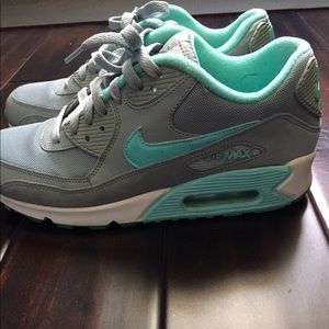 Nike WMNS Air Max 90 “Hyper Turquoise”