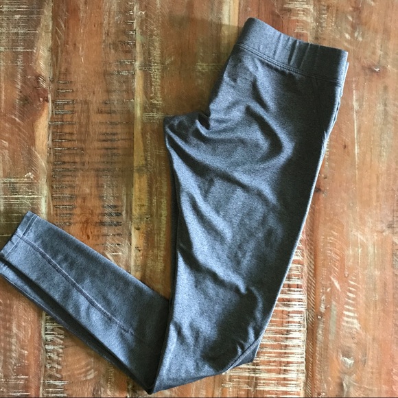 ❌SOLD❌Under Armour leggings - Picture 2 of 4