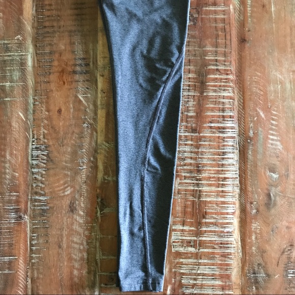 ❌SOLD❌Under Armour leggings - Picture 4 of 4