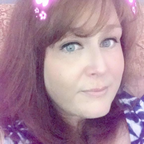 Meet your Posher, Amanda - Picture 1 of 1