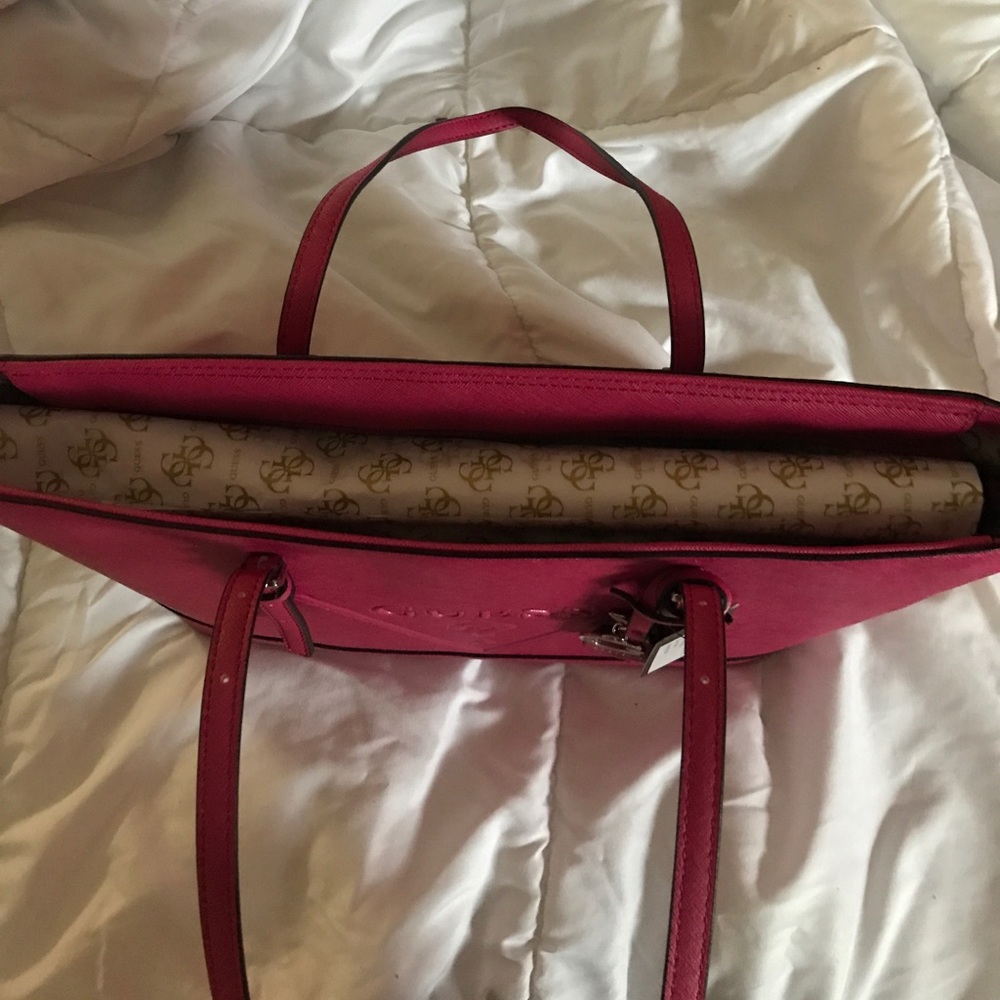 Guess Tote - Picture 4 of 5