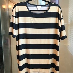 Lularoe Irma only! Leggings in separate listing😊