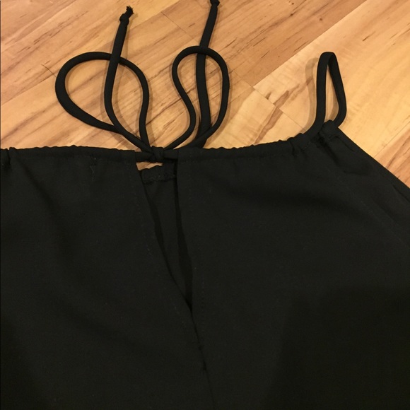 Cropped black tank with lace trim - Picture 3 of 3