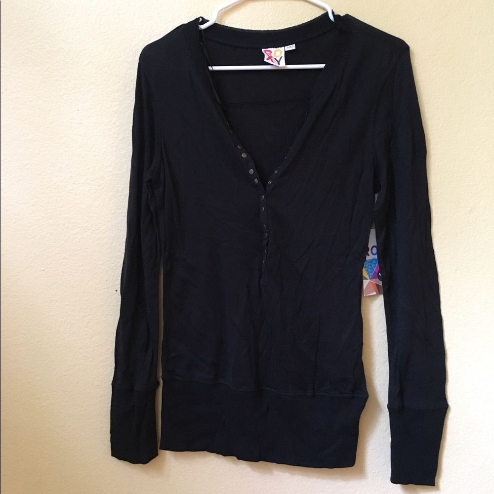 Roxy long sleeve top. NWT. Black. Size Large.