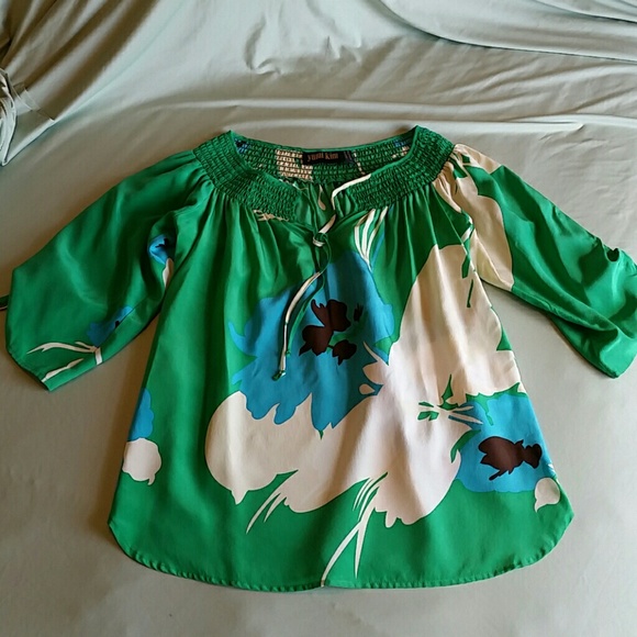 Yumi Kim Tops - Yumi Kim Silk Green Floral Flowy Top size S