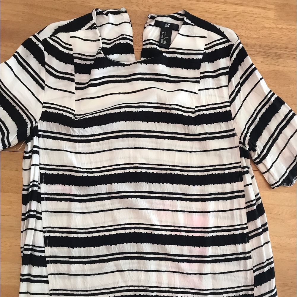 H&M Women's Short Sleeve Zebra-Stripe Top