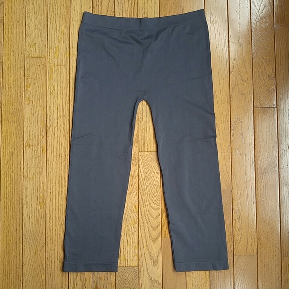 ♦ 3 for $15 Gray Capri Legging - Picture 1 of 8