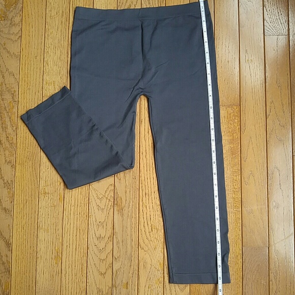 ♦ 3 for $15 Gray Capri Legging - Picture 6 of 8