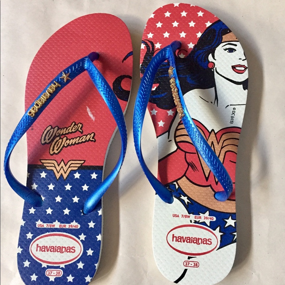 *NWT* havaianas Wonder Woman