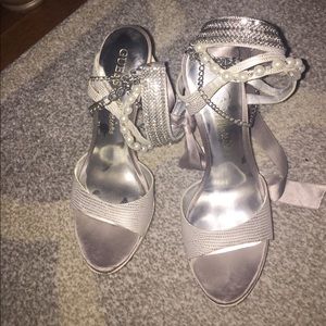 Silver with Pearl dressy heels guess by Marciano