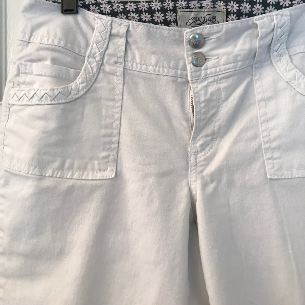 Knee length white capris