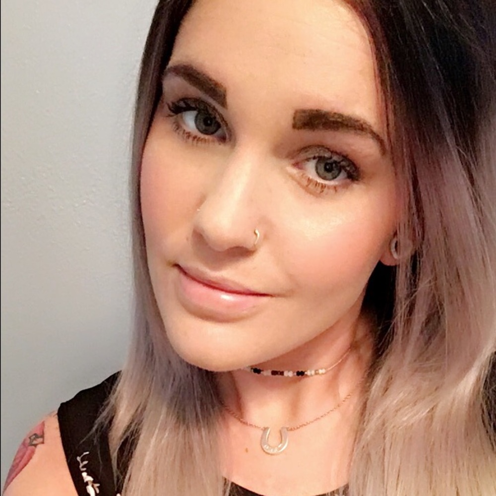 Meet your Posher, Cait