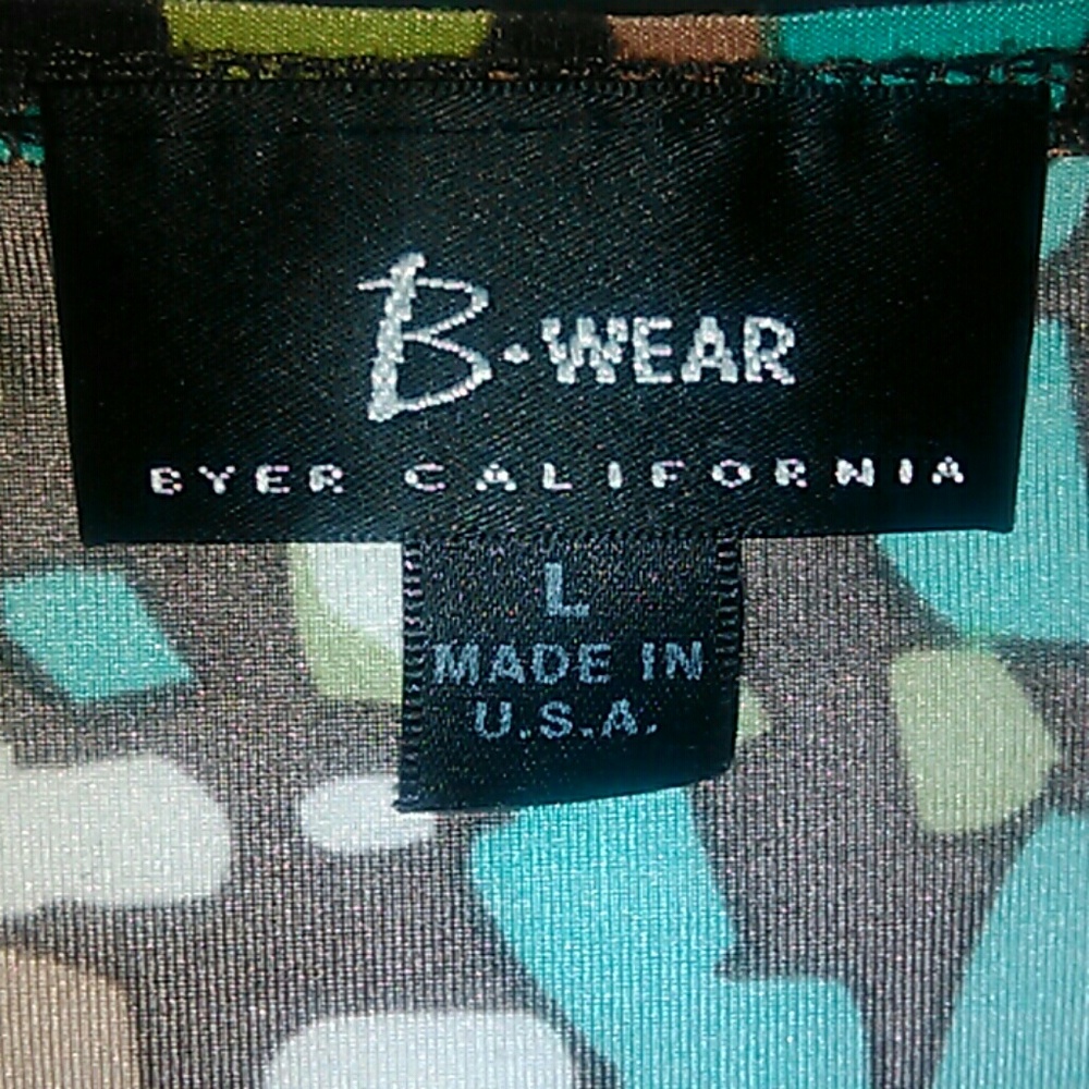 B•WEAR Blouse❤️❤️ - Picture 4 of 6
