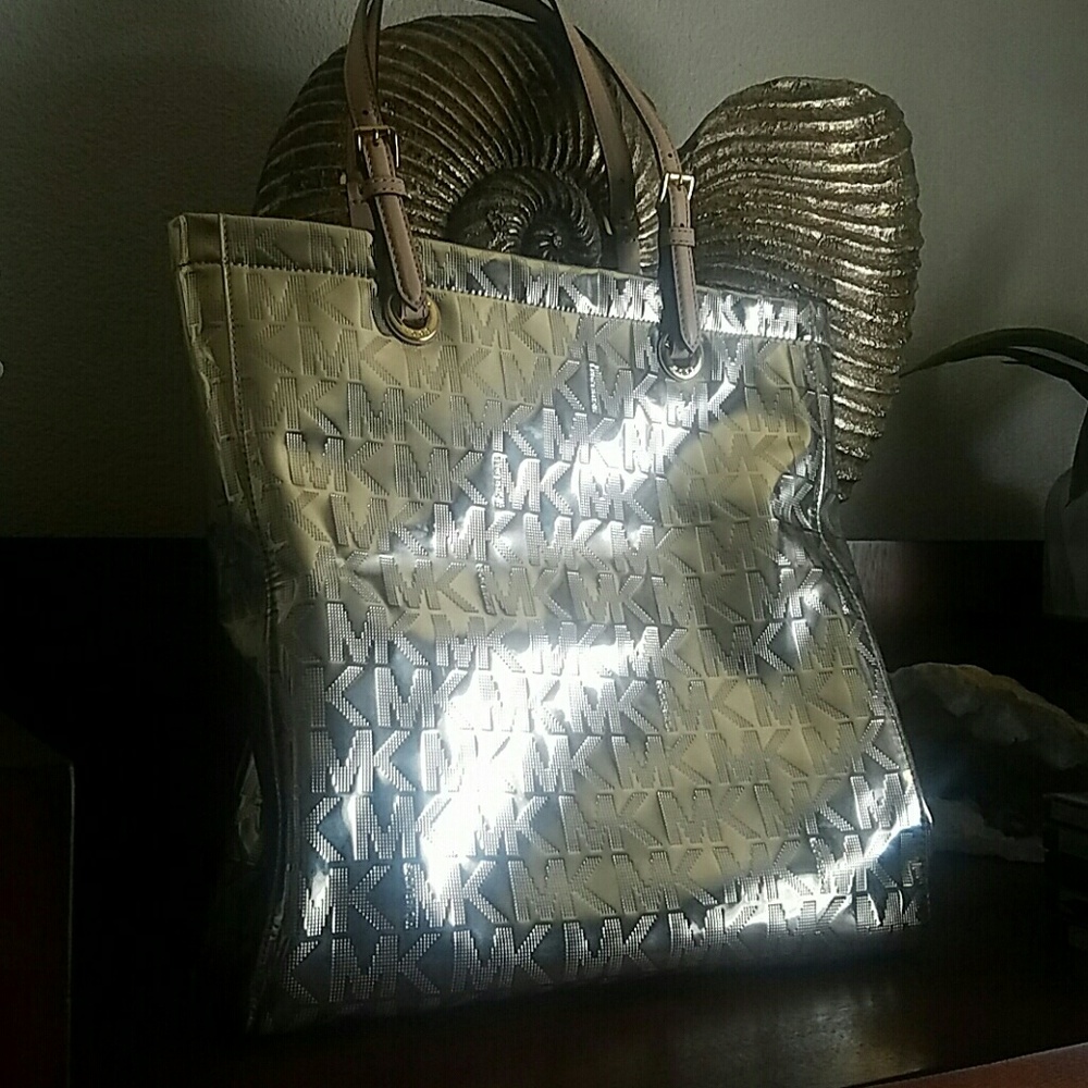 Michael Kors Gold Jet set Tote