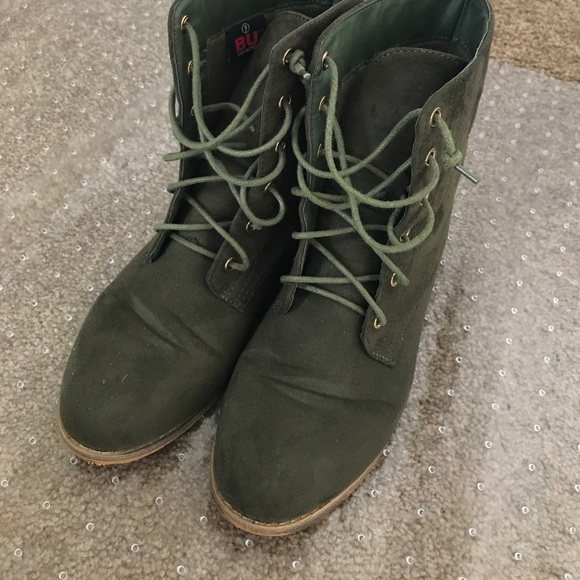 Suede boots - Picture 1 of 3