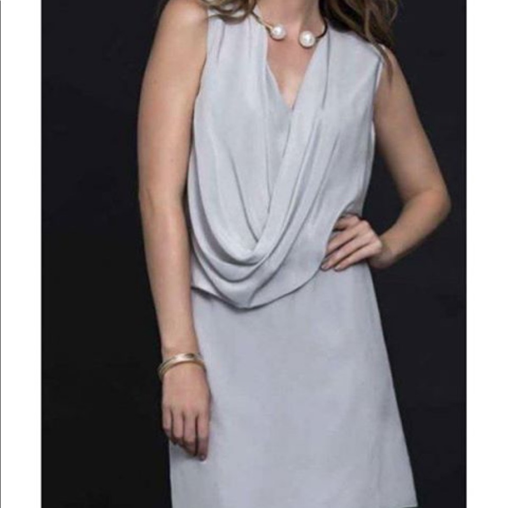 Sleeveless grey dress
