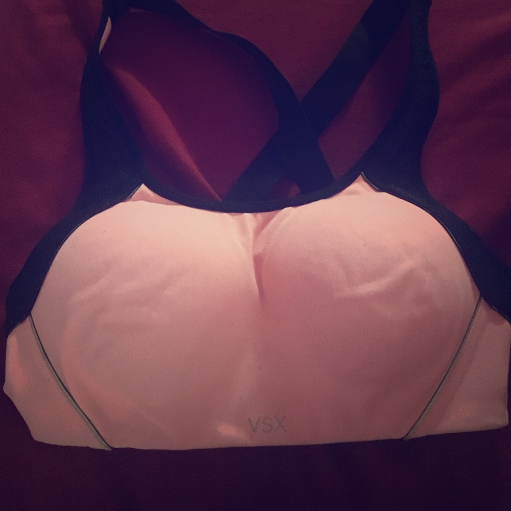 🛑sold🛑Victoria secret sports bra 32 B 32b