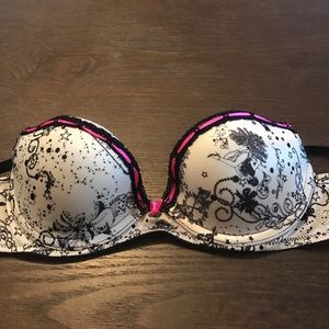 Victoria secret 32C