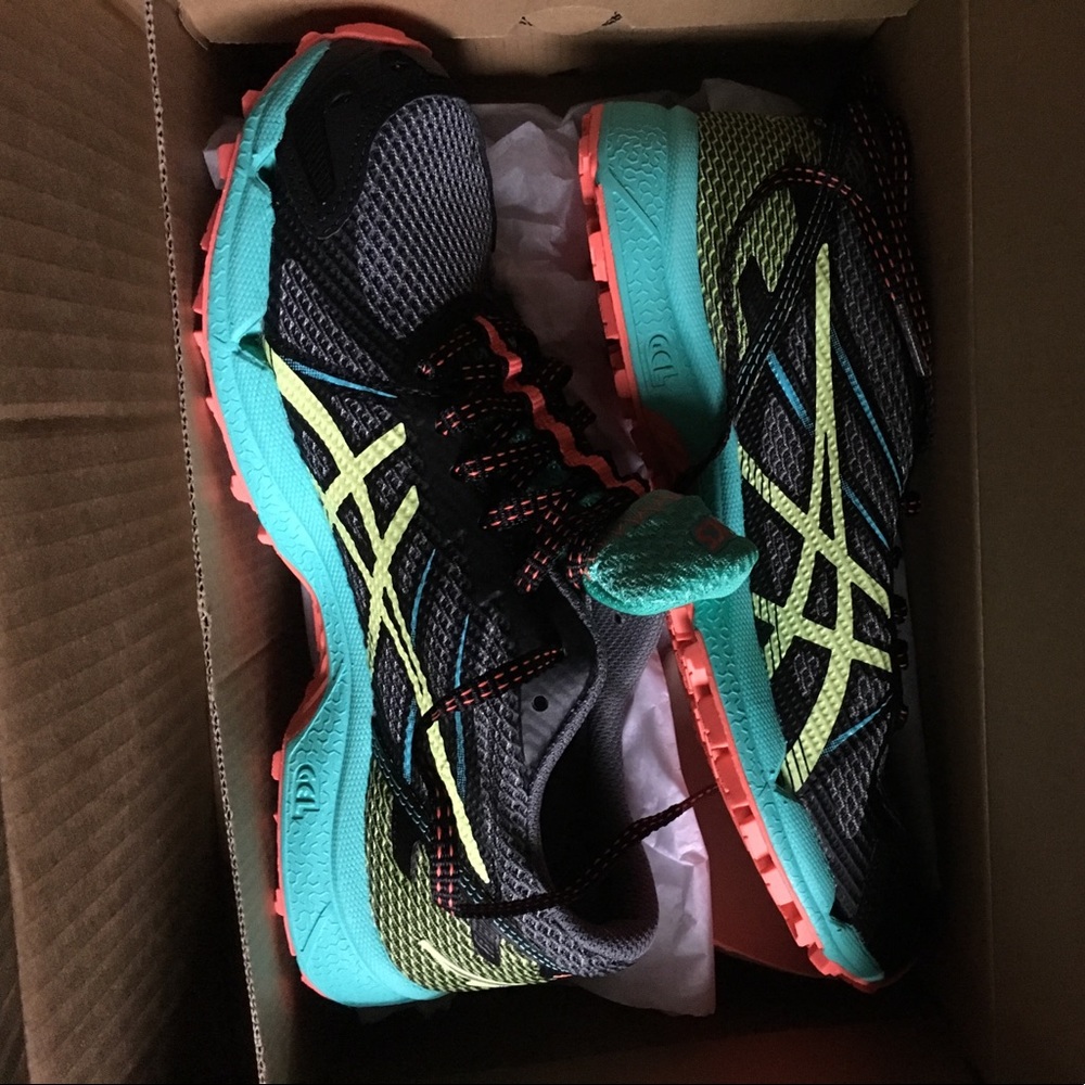 NIB Asics Gel Fuji Racer 3