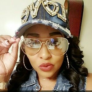 Meet your Posher, Robin