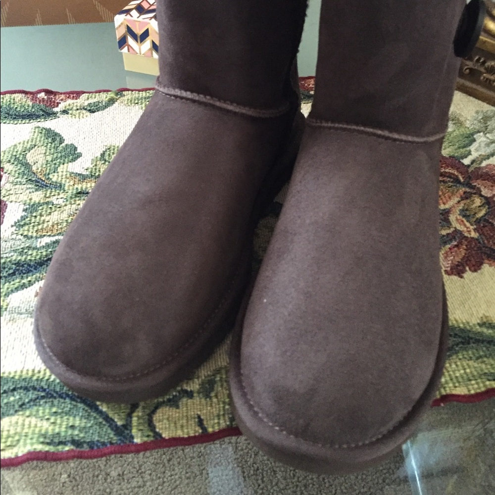 NEW UGG BAILEY BUTTON - Picture 4 of 5