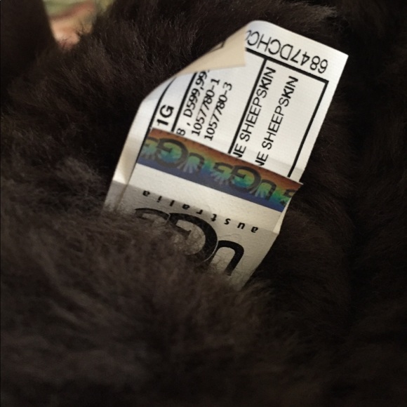 NEW UGG BAILEY BUTTON - Picture 5 of 5