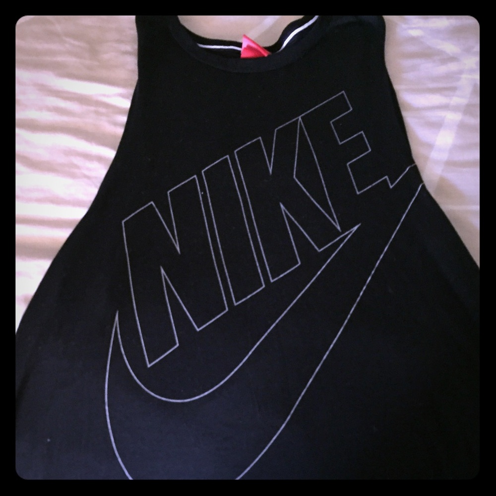 Nike sleeveless tee