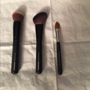 Set of 3 makeup brushes