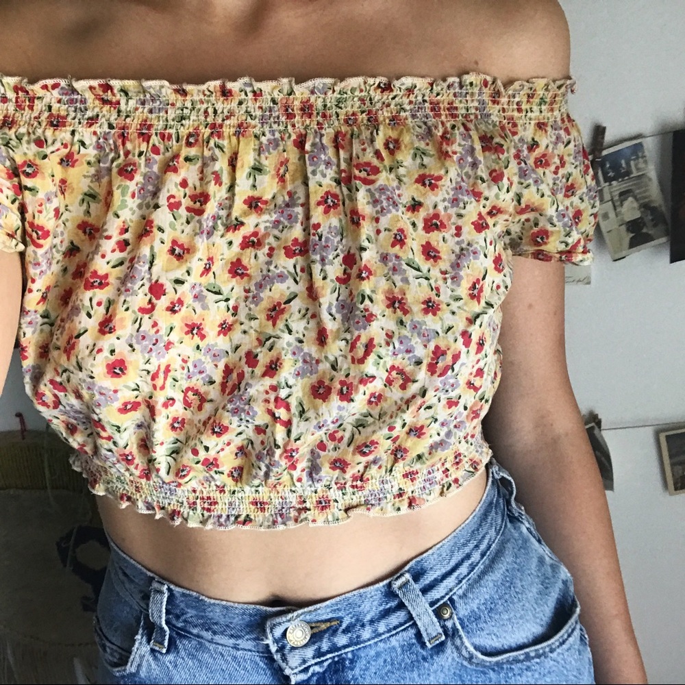 ✖️✖️SOLD✖️✖️Urban Outfitters floral, off shoulder - Picture 1 of 2