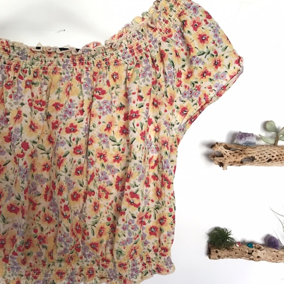 ✖️✖️SOLD✖️✖️Urban Outfitters floral, off shoulder - Picture 2 of 2