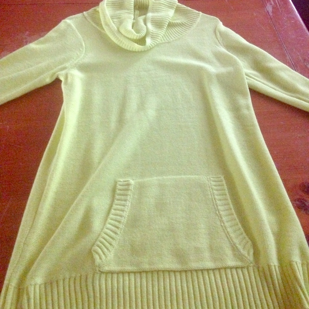 NEVER WORN sweater, cowl neck/front pocket