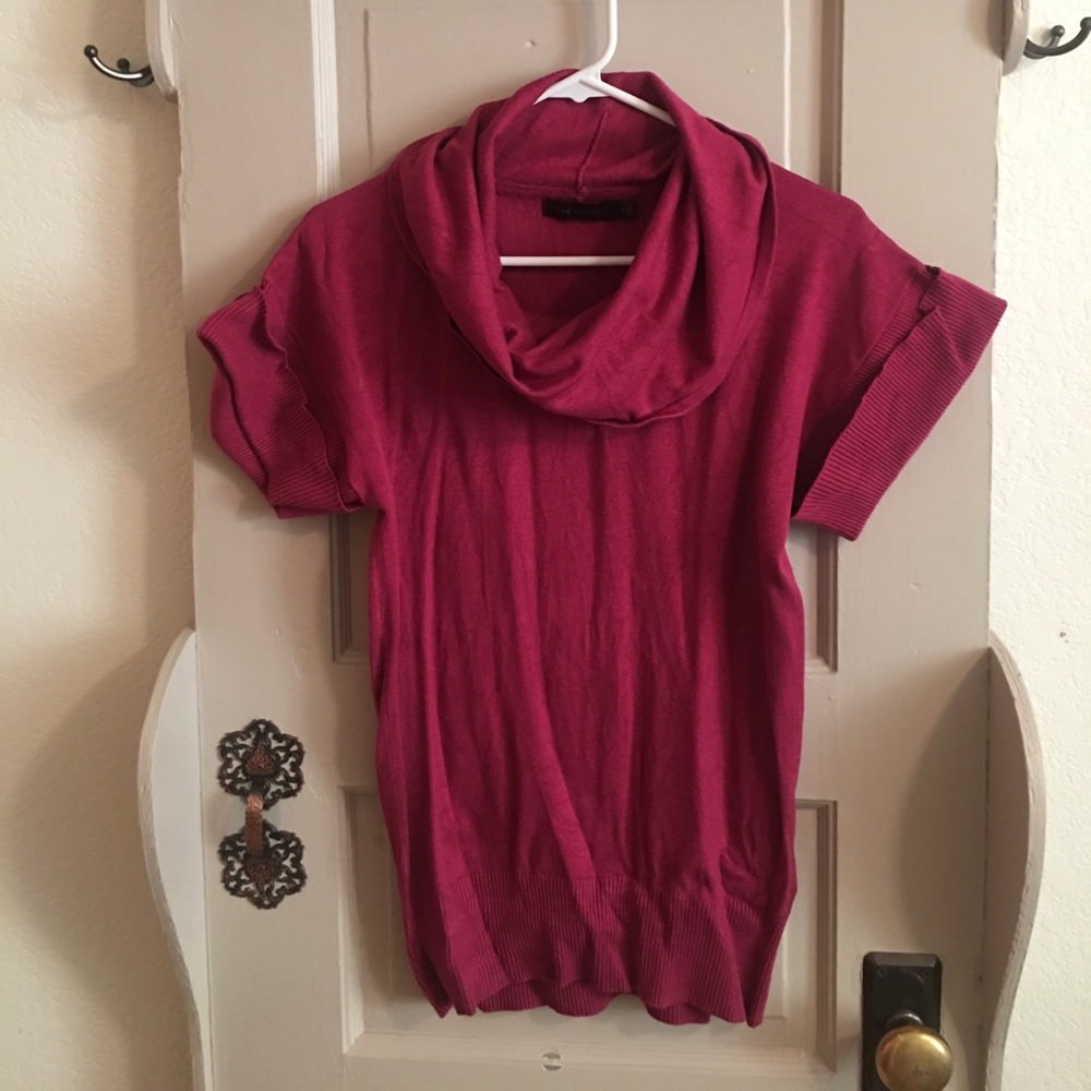 Beautiful pink sweater top w/ cuffed sleeves