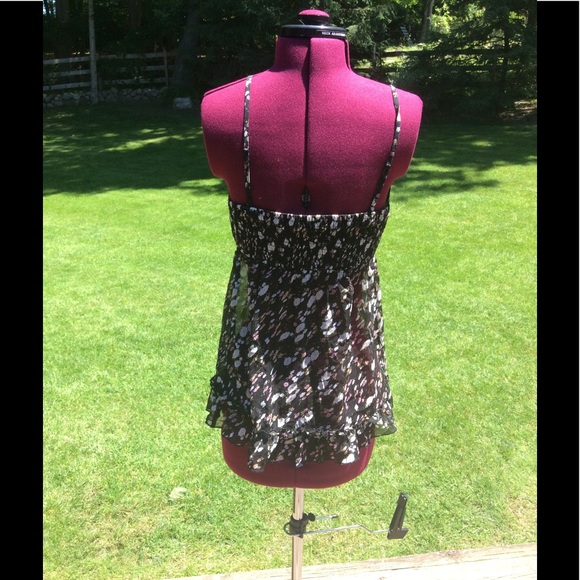 Floral button down tank top - Picture 2 of 3