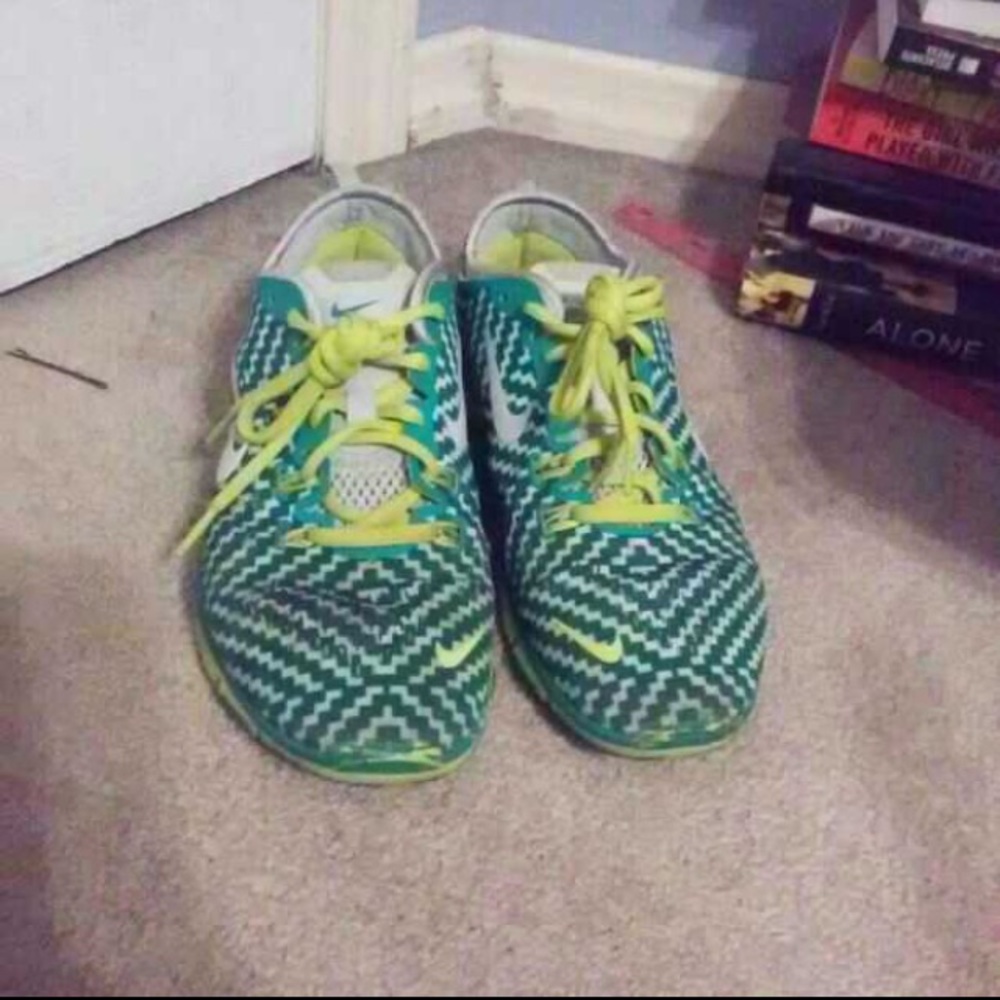 Nike Free TR 4 Sneakers