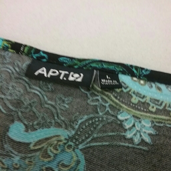 Summer  top - Picture 3 of 3