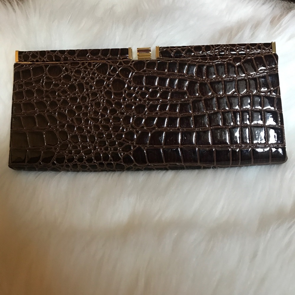 Brown & gold Joan Rivers Classics clutch.