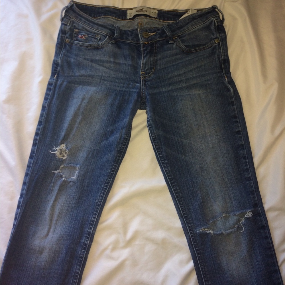 Light Wash Ripped Jeans